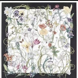 GUCCI Flora Scarf/ Wrap